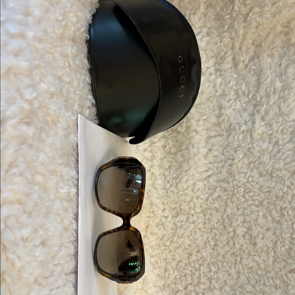 Gucci vintage Tortoiseshell Horse Bit Sunglasses Excellent Condition with case